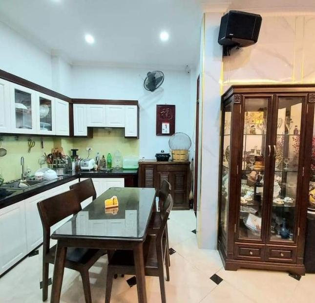 Nhà bán Đình Thôn, vừa ở vừa cho thuê kinh doanh Salon, ôto tránh trước cửa nhà, gần ngã tư, ba bước chân ra Phố lớn🥰 