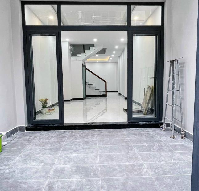 Kẹt tiền cần bán gấp nhà mặt tiền đường Bạch Mã - CX. Bắc Hải, Quận 10.  (DT: 4.5x27m) giá 22,5 tỷ TL 