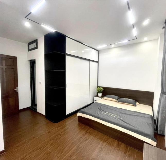 Nhà bán Mỹ Đình, vừa ở vừa đang cho thuê kinh doanh Salon, ôto tránh trước cửa nhà, gần ngã ba, ba bước chân ra Phố lớn🥰 