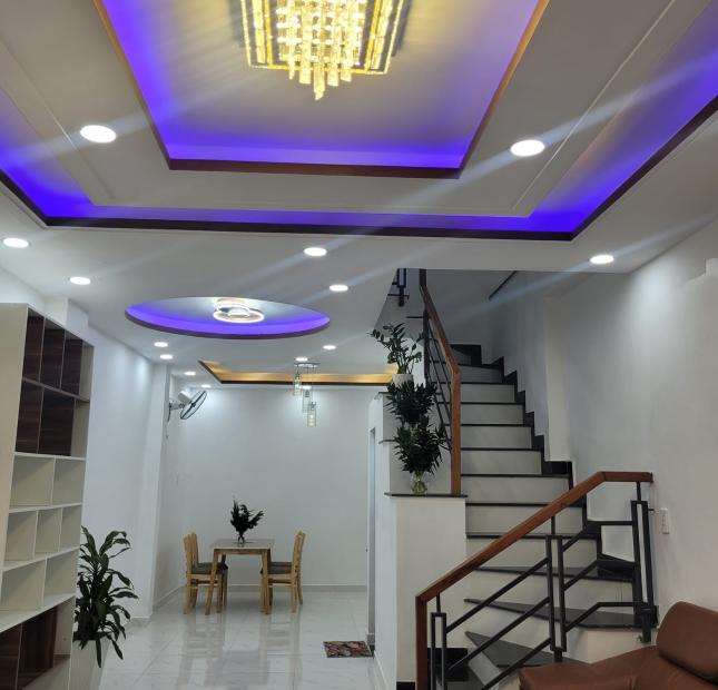 Bán nhà 3 lầu đẹp, 52m2, Quang Trung, ngang 4m, HXH, gần UBND Quận Gò Vấp, 4.3 tỷ.