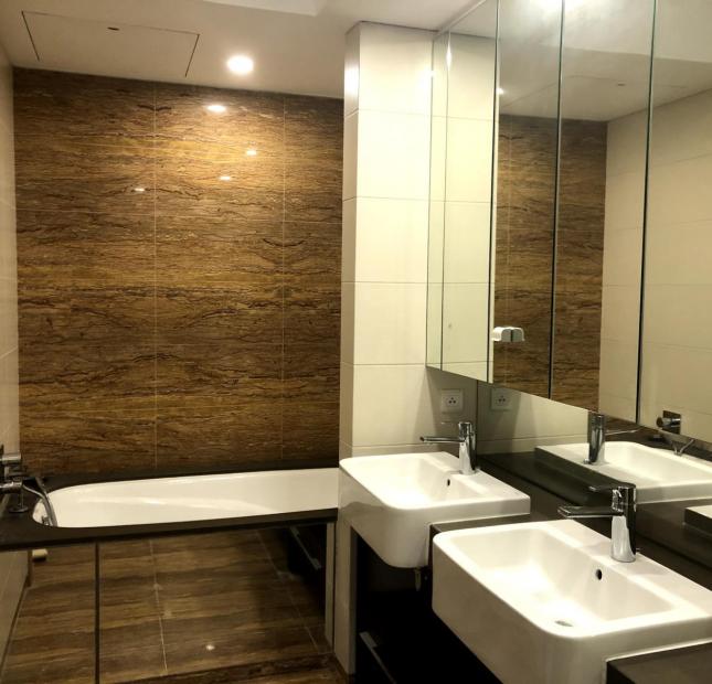 Bán căn hộ chung cư Indochina Plaza 239 Xuân Thủy, căn góc 115m 3PN giá 5,15 tỷ.LH: 0961127399