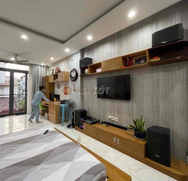 Nhà đẹp ở ngay HXH Nguyễn Trọng Tuyển PN, 4x15m (64m2), 4 tầng chỉ 15.8 tỷ