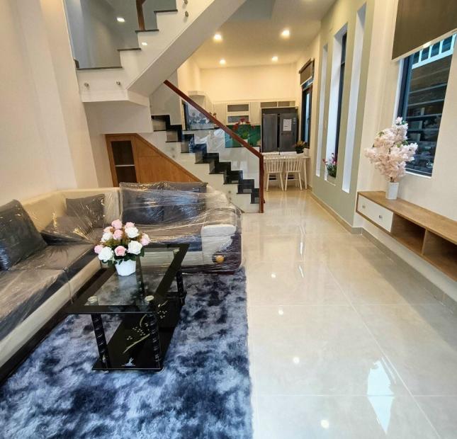 Bán nhà hẻm xe tải Thành Thái 3x11m, 1 trệt 2 lầu, giá 8 tỷ,  nhà còn mới, Quận 10
