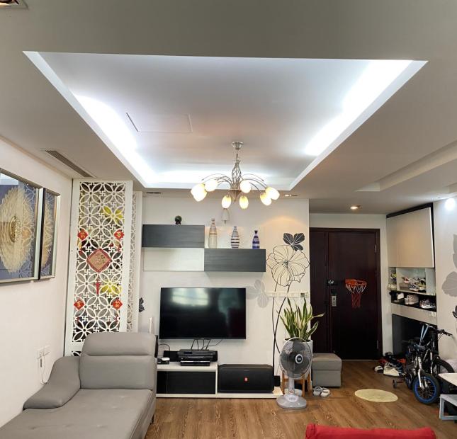 Chính chủ cần bán gấp CHCC Golden Land Nguyễn Trãi 115m2 căn góc 3pn full đồ đẹp 4,5 tỷ 0988 296 228