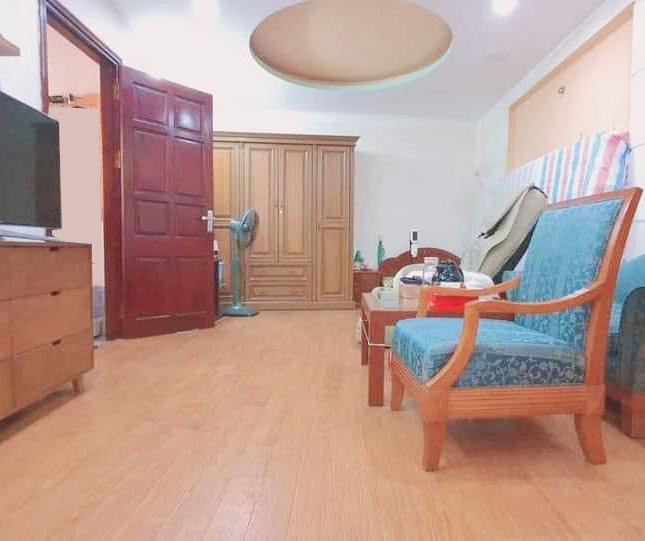 Bán nhà Đội Cấn – Ba Đình: Lô góc mặt ngõ nông thông thoáng, gần phố. 45m2x5T Giá: 5.8 tỷ