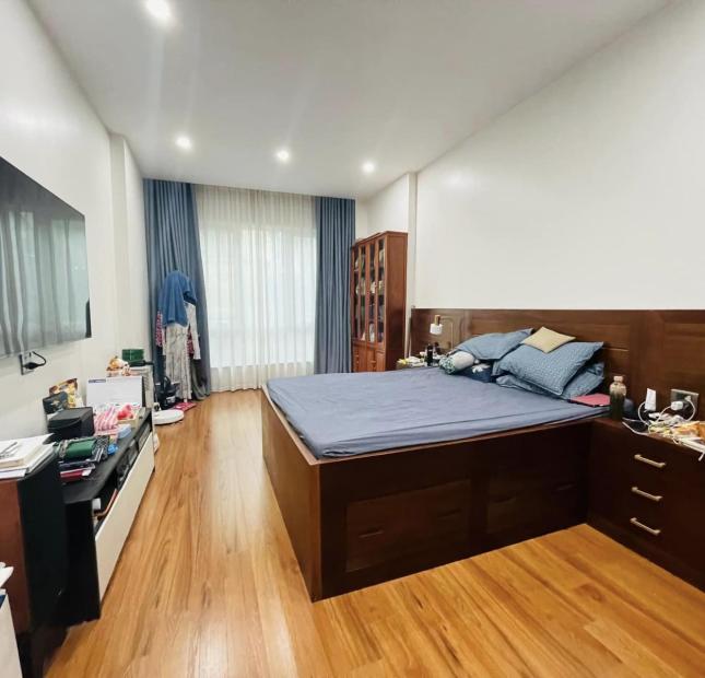 Ô TÔ TRÁNH TRƯỚC NHÀ 45M2 X 4 TẦNG, PHỐ PHƯƠNG MAI, QUẬN ĐỐNG ĐA.