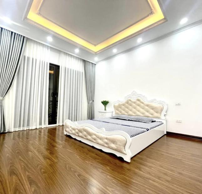 Bán nhà phân lô ngõ 180 Hoàng Quốc Việt 45m2x6T, kinh doanh-Ôtô, giá 7,5 tỷ  