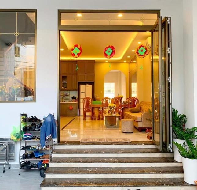 BIỆT THỰ ĐẸP XỊN SÒ , 2 MẶT HẺM XE HƠI HIẾM CÓ- GẦN MẶT TIỀN ĐƯỜNG - DIỆN TÍCH TO - CHỦ CHO LUÔN