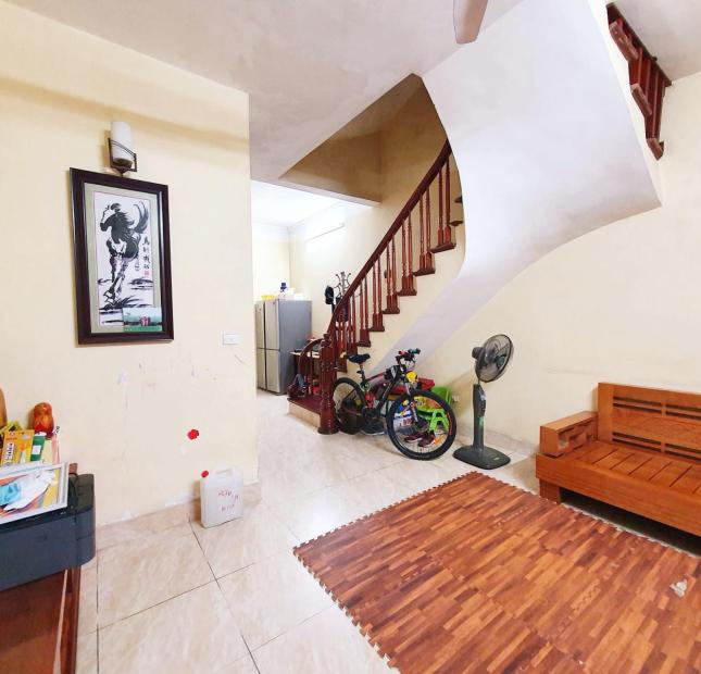Nhà Chùa Bộc 40m Lô góc Kinh doanh Gần mặt phố Giá tốt