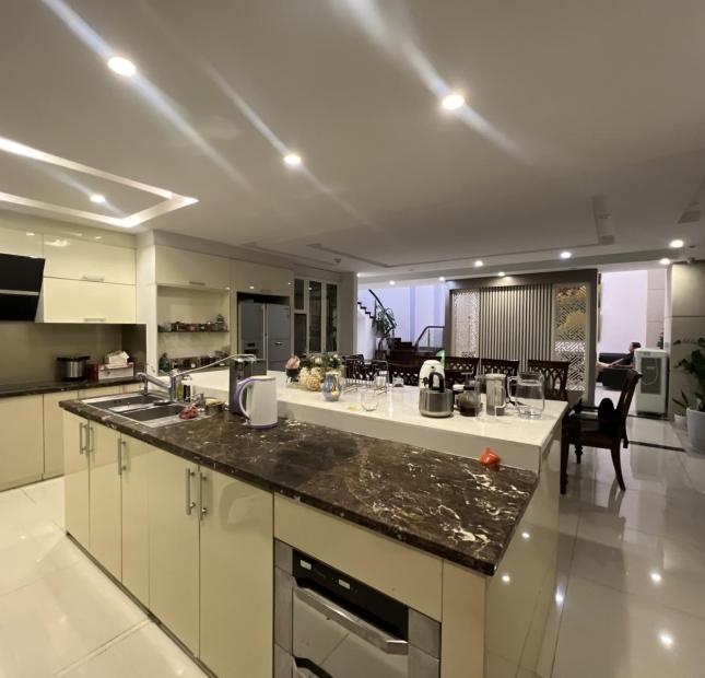 Hiện do không có nhu cầu ở nên nhượng lại Siêu phẩm Penhouse duplex nóc nhà Viglacera
