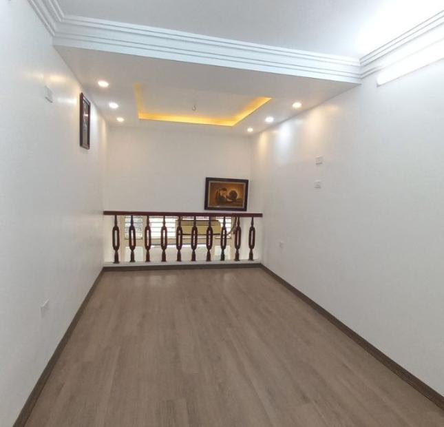 BÁN GẤP nhà Thái Hà 30m2, 2.5 tỷ