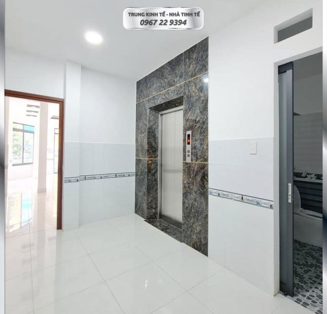 (HOT) Mặt tiền Trường Chinh, GẦN Mũi tàu Cộng Hòa, CĂN GÓC, 13 x 20, 210m2 chỉ 18 tỷ, 0967229394