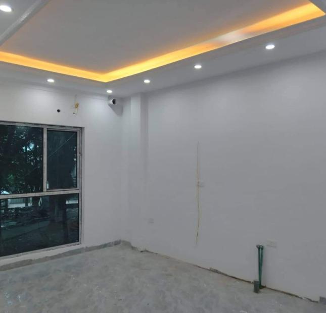 BÁN GẤP nhà khu Thái Hà 40m2, 3.8 tỷ