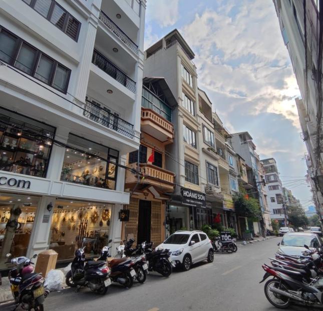 Chính chủ cần cho thuê nhà mặt phố Trần Đăng Ninh 2 tầng 1 tum tại Hà Nội