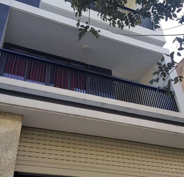 bán gấp nhà 2mt hồng bàng dt 18x33 giá 130 tỷ