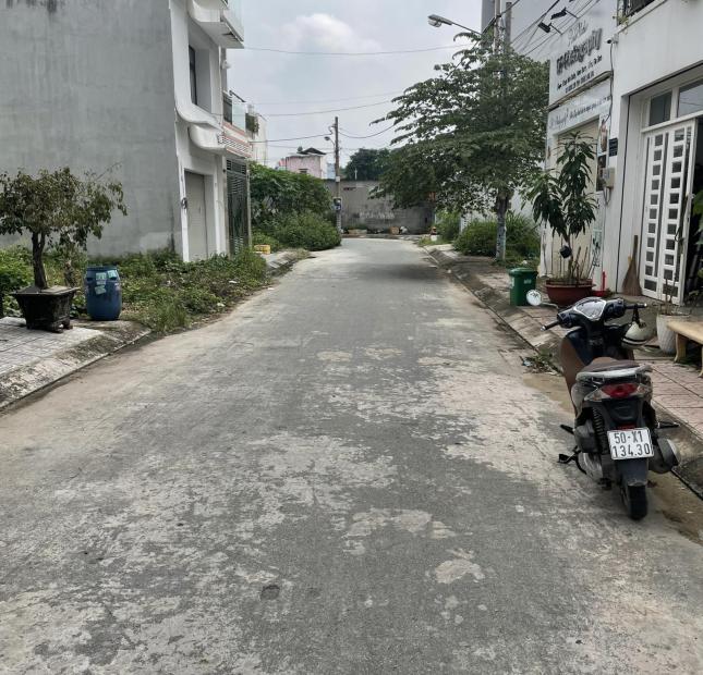 Nhà HXH đường lê văn việt diện tích 65m đúc 2 lầu vị trí đẹp