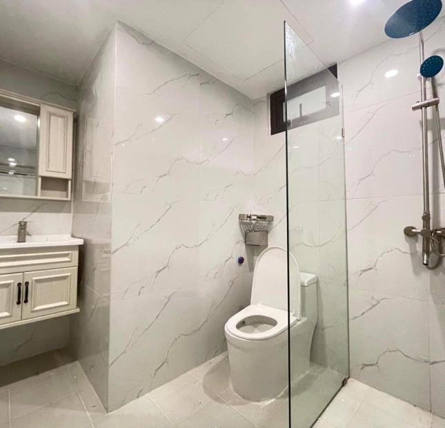 NHÀ ĐẸP LUNG LINH ĐÓN TẾT ĐỐNG ĐA 30M2