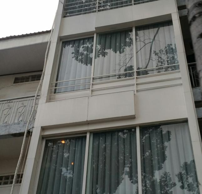 Bán nhà mặt tiền đường Trần Minh Quyền, Phường 11 Quận 10, trệt lửng 3 lầu sân thượng