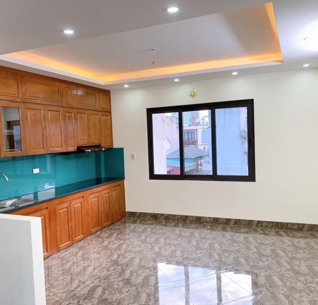 Bán nhà phố Linh Lang, Ba Đình, Diện tích 46 m2, Giá 5.7 tỷ, nhà đẹp vào ở ngay, vài bước ra phố.