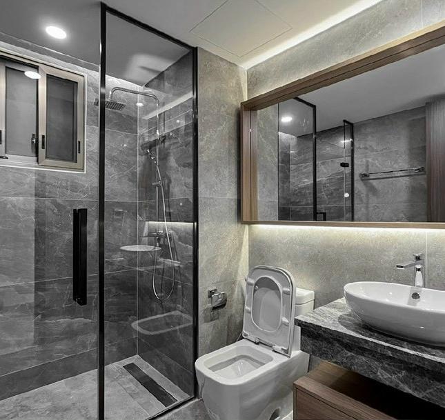 Sunrise City- 2pn 2wc - BAN CÔNG RỘNG- VIEW HỒ BƠI. Giá 4,8 tỷ. LH: 09.3456.9063