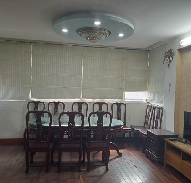 Chính chủ cần cho thuê nhà tại số 79 Tân Ấp, phường Phúc Xá, Quận Ba Đình , Hà Nội.