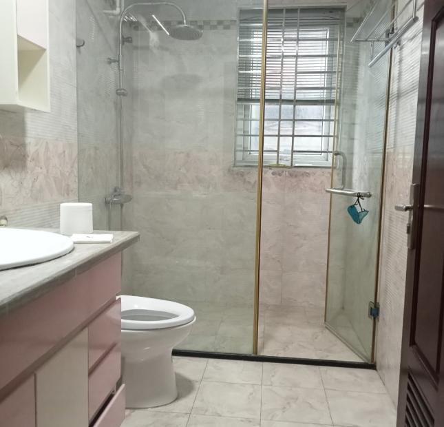 Chính chủ cần cho thuê nhà tại số 79 Tân Ấp, phường Phúc Xá, Quận Ba Đình , Hà Nội.
