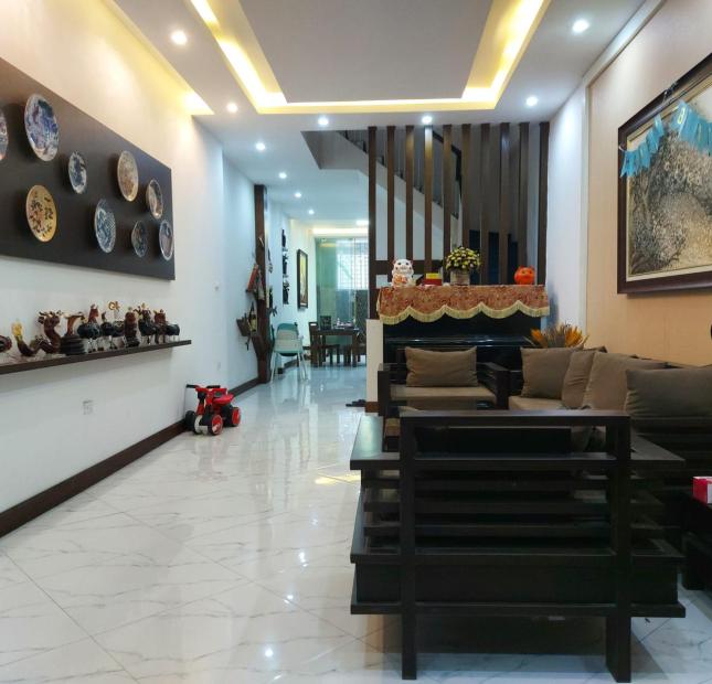 Bán nhà phố Ngô Thì Sỹ, 41m2, ô tô đỗ, trung tâm quận Hà Đông