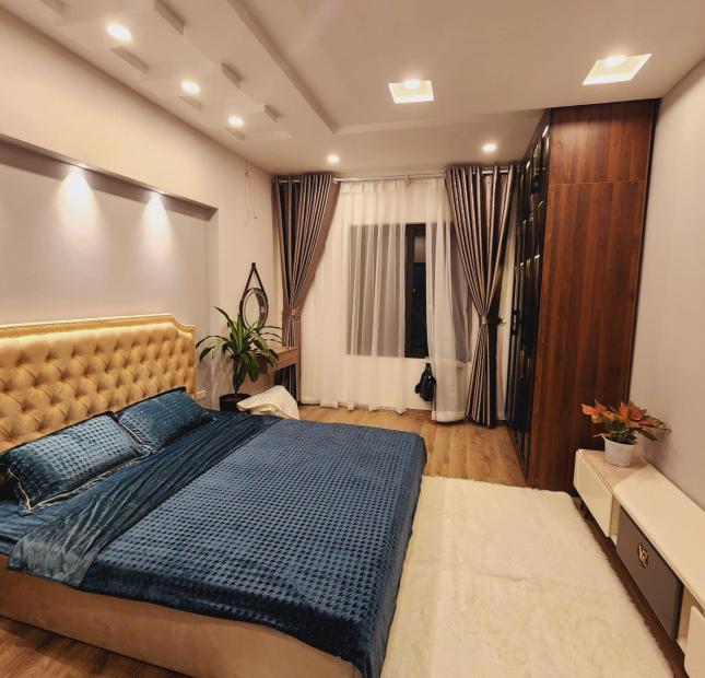  Nhà đẹp Trường Chinh ở ngay, ngõ ba gác, khuyến mãi nội thất, 31m x 5T, chỉ 4,85 Tỷ.