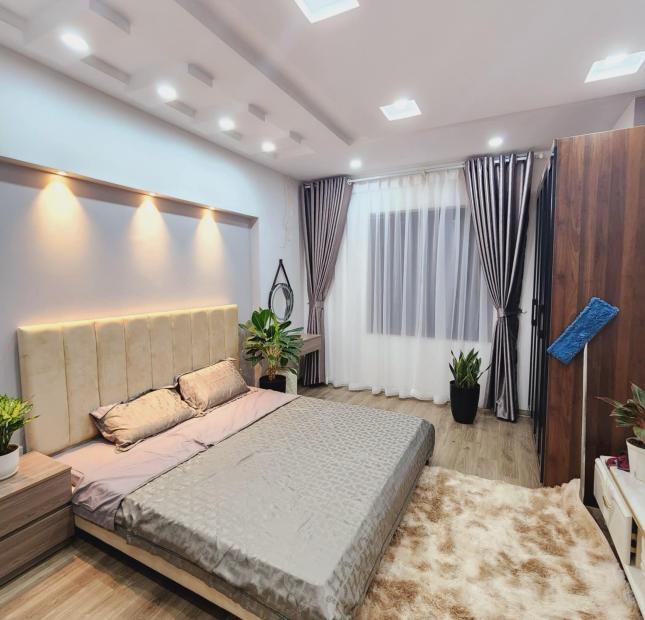  Nhà đẹp Trường Chinh ở ngay, ngõ ba gác, khuyến mãi nội thất, 31m x 5T, chỉ 4,85 Tỷ.