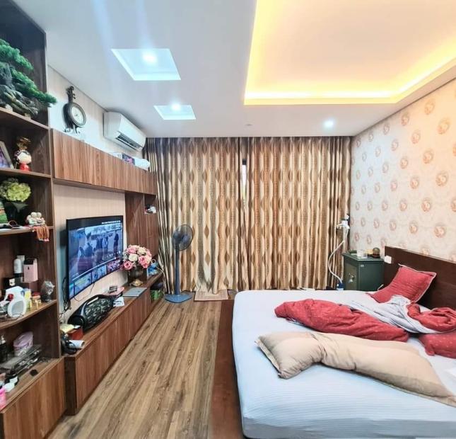 Bán nhà Chiến Thắng - Văn Quán, ô tô 10m, gần phố, đẹp ở ngay 43m2x4T, 4.6 tỷ