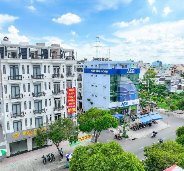 Tòa Nhà 7 tầng  ( DT: 10m x24m)  Mặt tiền Nguyễn Sơn Q.Tân Phú- TpHCM