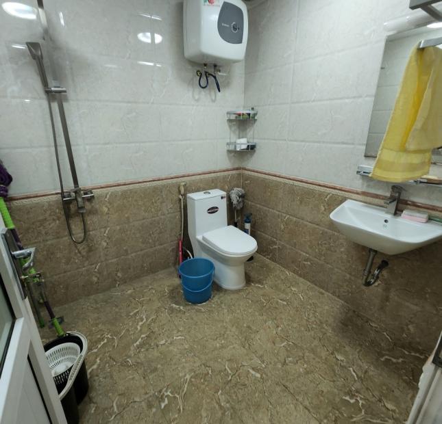 Bán căn hộ chung cư Thanh Liệt, Thanh Trì. DT 147m2, 3 ngủ, 3WC. Chỉ 3.5 tỷ.