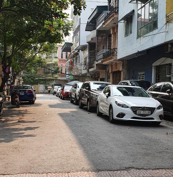 Bán nhà ngõ 640 Nguyễn Văn Cừ, Dt 31m, nhà 5 Tầng giá hơn 3 tỷ.