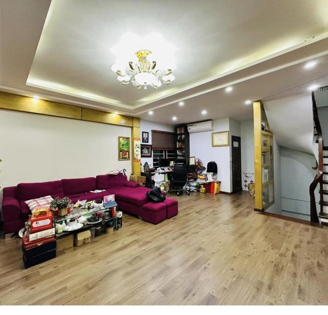Ô tô đỗ Cầu Giấy 40m, 5tang, 4ty.