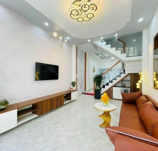 Chỉ 7.3 tỷ có nhà 5 lầu đẹp đón Tết, HXT Nguyễn Văn Khối 72m2(4.5x16) tặng nội thất.