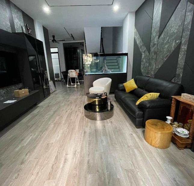 Bán Nhà Quận 10 - DTSD 280M - Nhà Đẹp Nhìn Là MÊ - Tặng Nội Thất Xịn - 12Tỷ5