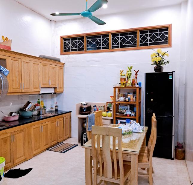 Bán nhà phố Tô Hiệu, phân lô vuông đẹp, 4 tầng, chỉ hơn 5 tỷ