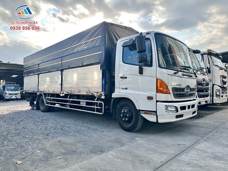Bãi xe ô tô Hợp Nhất Hino FC 6,5 tấn