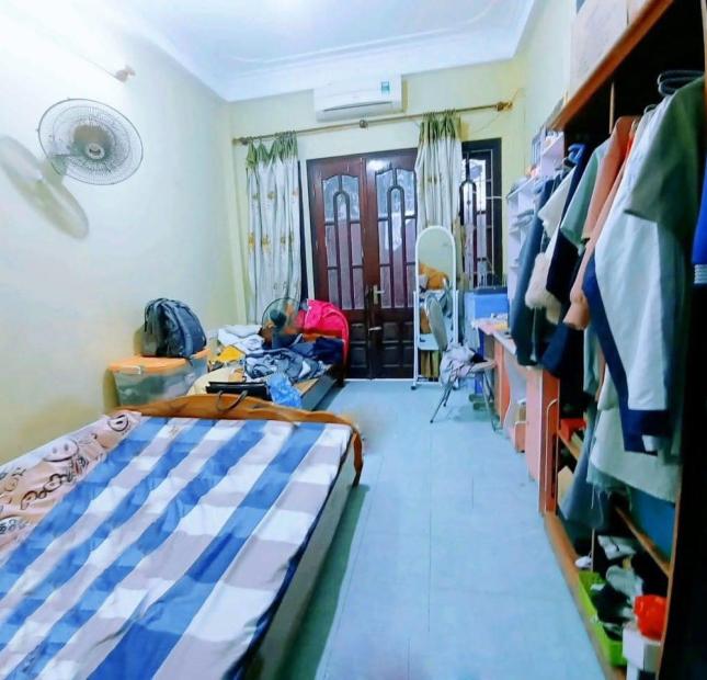 Bán nhà Lê Văn Hiến:,Mặt phố kinh doanh vỉa hè, oto, sầm uất. 45m2x4T Giá: 8.5 tỷ