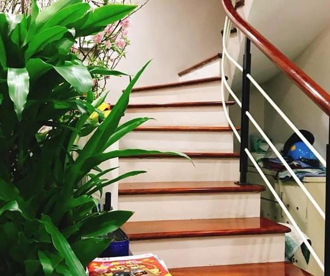 Bán nhà MT 95 Võ Thị Sáu, P6, Q3 1H1T5L DTXD 350m2