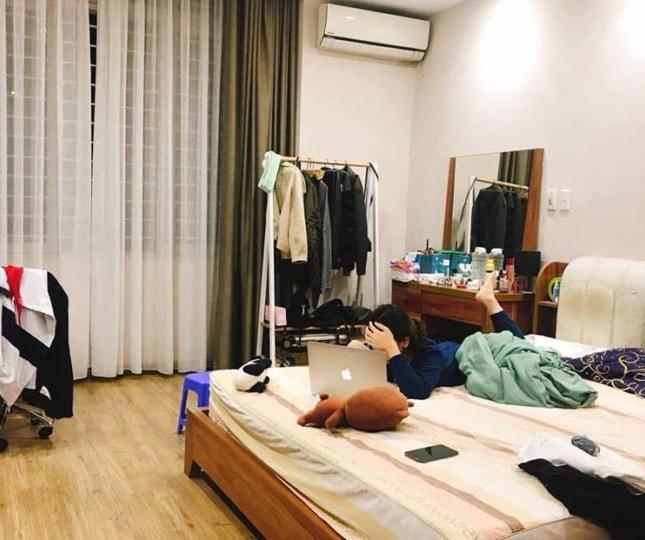 Bán nhà MT 95 Võ Thị Sáu, P6, Q3 1H1T5L DTXD 350m2