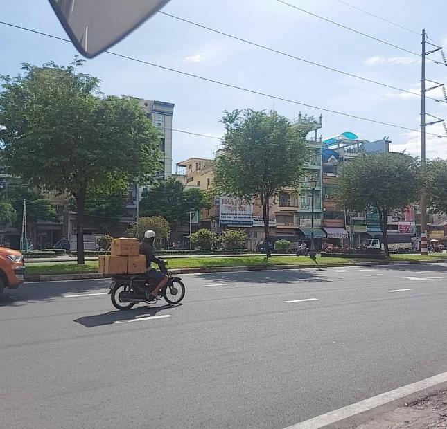 Á hậu mặt tiền đường Hồng Bàng, Phường 15, Quận 5, ngang 4.5 x 14.3m 3 tầng, giá 21 tỷ