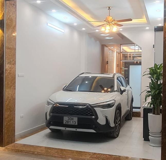 8 tỷ PLo ô tô vào nhà phố Nguyễn Tuân 4 tầng, nhà đẹp ở ngay.