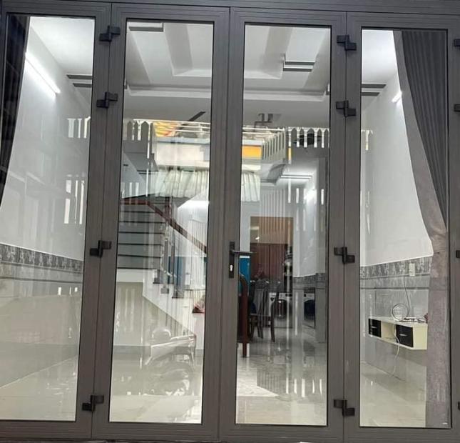 BÁN GẤP, HXH -64M2- 3 TẦNG 4PN GIÁ CHỈ 5.2 TỶ, ĐƯỜNG LÂM THỊ HỐ Q12