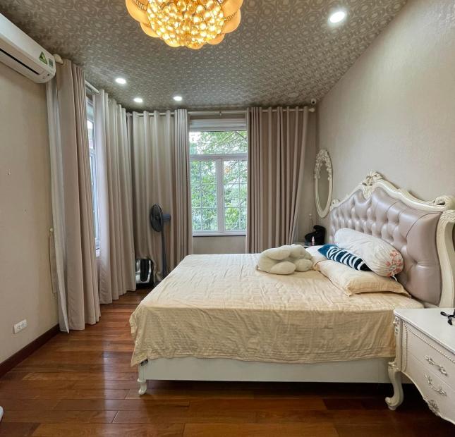BÁN BIỆT THỰ KHU ĐÔ THỊ CIPUTRA TÂY HỒ. DT 305M2. MT 15M. GIÁ 90 TỶ
