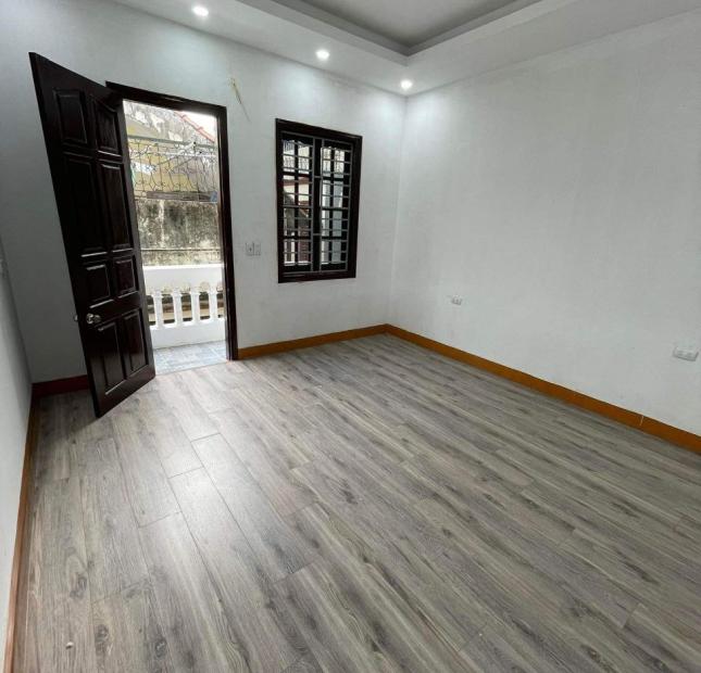 BÁN NHÀ TRƯỚC TẾT PHỐ HÀO NAM ĐỐNG ĐA 35M2 NGÕ THÔNG, 2 THOÁNG 4.5TỶ LH 0966037496