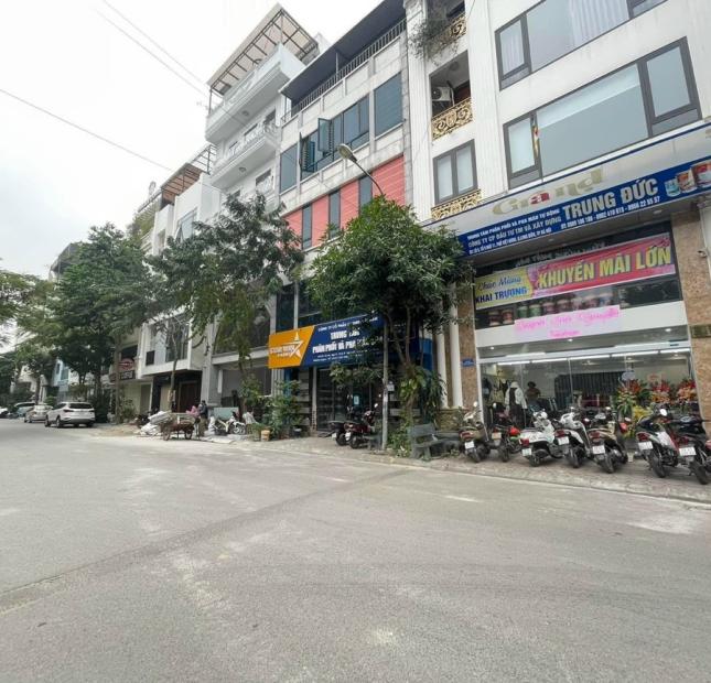 Bán đất Việt Hưng, Long Biên,lô góc,vỉa hè,kinh doanh 285m 30tỷ hơn 