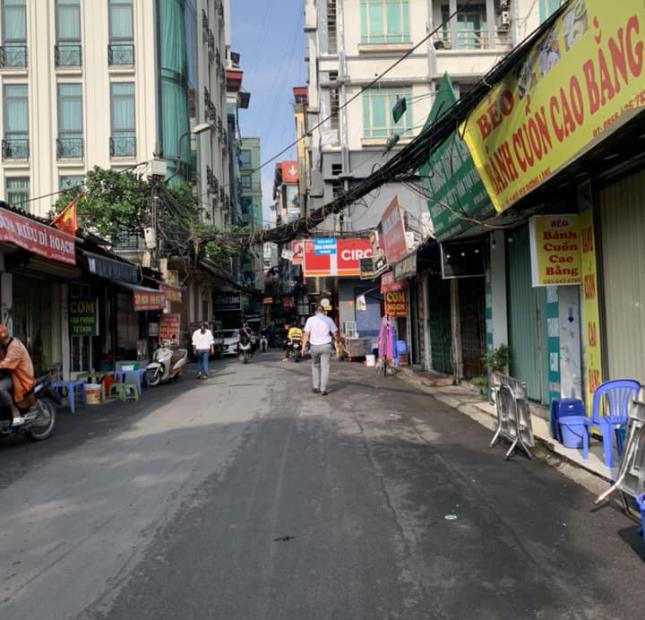 Cần bán gấp nhà Đường Láng 49m2 MT 5.3m nhà đẹp ở ngay Gara