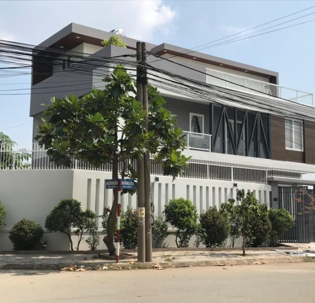 Căn góc biệt thự Kiến Á đường Liên phường DT 285m đúc 3 lầu trục chính