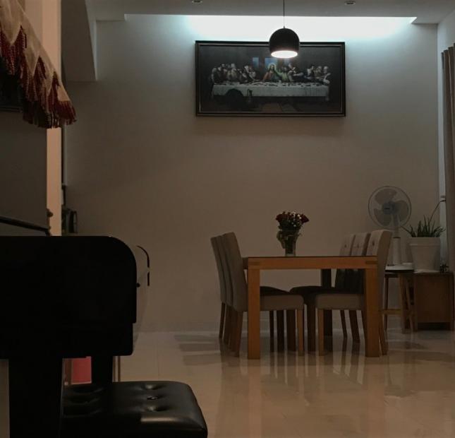 Căn góc biệt thự Kiến Á đường Liên phường DT 285m đúc 3 lầu trục chính